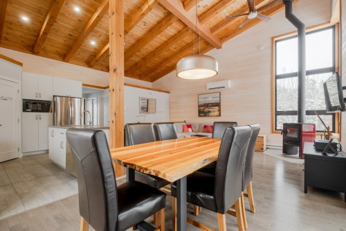 Cuisine - 1 Rue Alice, Ham-Sud, QC - Indoor Photo Showing Dining Room