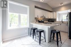 Brightly lit,  Breakfast Bar - 