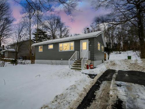 15 Saint Michaels Avenue  Halifax, NS B3P 1M6