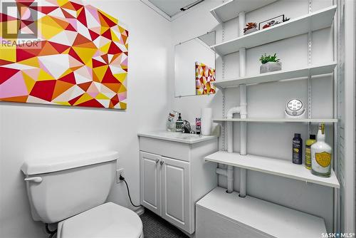 2221 Dufferin Road, Regina, SK - Indoor Photo Showing Bathroom