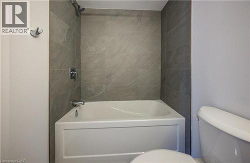 31 Mill Street Unit# 37, Kitchener, ON - Indoor Photo Showing Bathroom