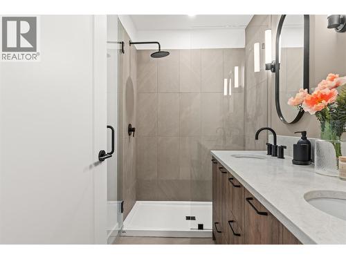 2455 Bradley Drive Unit# 102 Lot# 4, Armstrong, BC - Indoor Photo Showing Bathroom