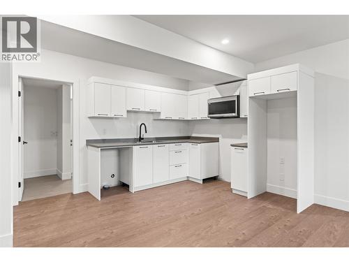 2455 Bradley Drive Unit# 102 Lot# 4, Armstrong, BC - Indoor Photo Showing Kitchen