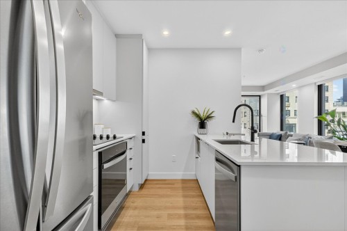 Cuisine - 1208-1245 Rue Sherbrooke O., Montréal (Ville-Marie), QC - Indoor Photo Showing Kitchen With Upgraded Kitchen