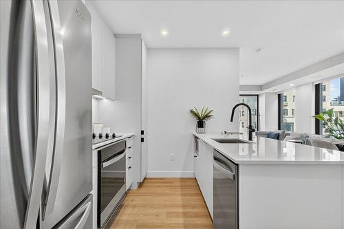 Cuisine - 1405-1245 Rue Sherbrooke O., Montréal (Ville-Marie), QC - Indoor Photo Showing Kitchen With Upgraded Kitchen