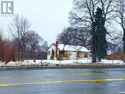 2986 WESTON ROAD  Toronto, ON M6R 2K1