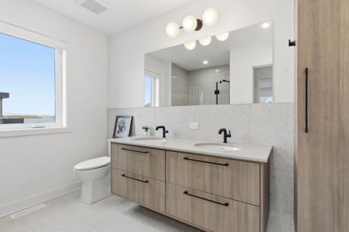 Salle de bains - 17 Rue Lamarche, Delson, QC - Indoor Photo Showing Bathroom