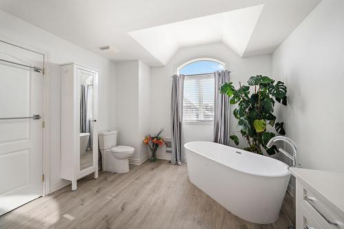 Salle de bains - 389 Rue Cézanne, Dollard-Des-Ormeaux, QC - Indoor Photo Showing Bathroom