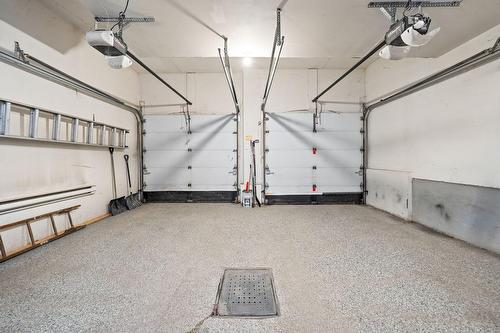 Garage - 389 Rue Cézanne, Dollard-Des-Ormeaux, QC - Indoor Photo Showing Garage