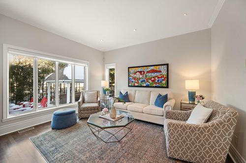 Salon - 389 Rue Cézanne, Dollard-Des-Ormeaux, QC - Indoor Photo Showing Living Room