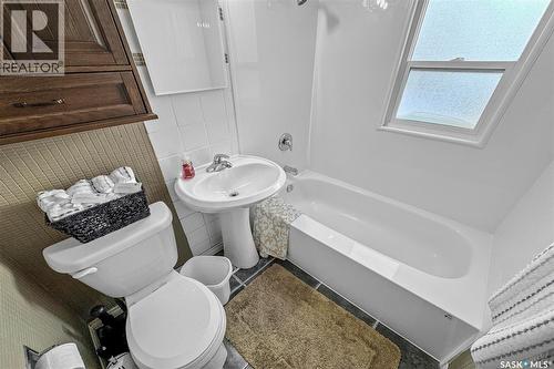 40 Sussex Crescent, Regina, SK - Indoor Photo Showing Bathroom