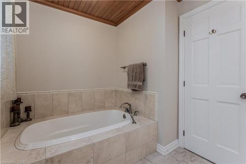 2431 Britannia Road, Burlington, ON - Indoor Photo Showing Bathroom