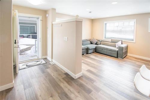 1 419 Pandora Avenue, Winnipeg, MB - Indoor Photo Showing Other Room