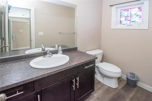 1 419 Pandora Avenue, Winnipeg, MB - Indoor Photo Showing Bathroom