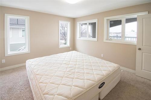 1 419 Pandora Avenue, Winnipeg, MB - Indoor Photo Showing Bedroom