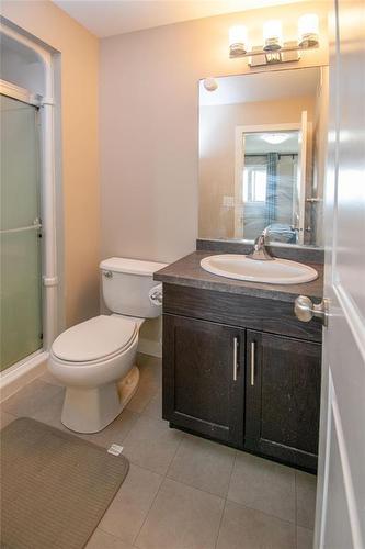 1 419 Pandora Avenue, Winnipeg, MB - Indoor Photo Showing Bathroom