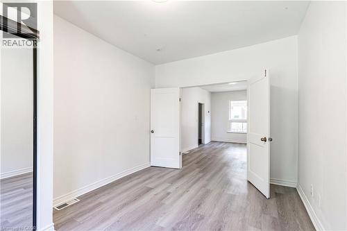 22 Myrtle Avenue, Hamilton, ON - Indoor Photo Showing Other Room