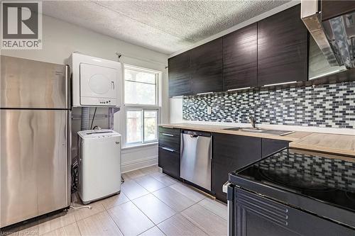 22 Myrtle Avenue, Hamilton, ON - Indoor
