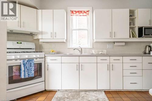 131 Barclay Street, Hamilton, ON - Indoor Photo Showing Kitchen