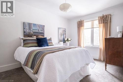 131 Barclay Street, Hamilton, ON - Indoor Photo Showing Bedroom