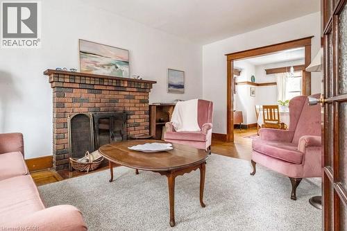 131 Barclay Street, Hamilton, ON - Indoor Photo Showing Living Room With Fireplace