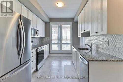 81 Stauffer Crescent, Markham, ON - Indoor Photo Showing Kitchen With Upgraded Kitchen
