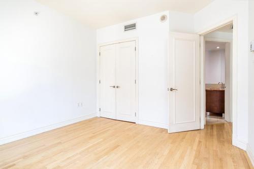 Chambre à coucher - 908-2000 Rue Drummond, Montréal (Ville-Marie), QC - Indoor Photo Showing Other Room