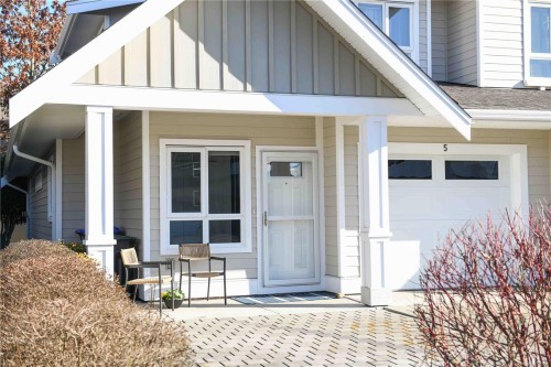 5-700 Lancaster Way, Comox, BC 