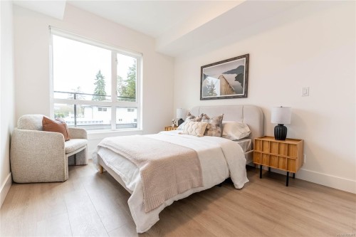 202-258 Helmcken Rd, View Royal, BC - Indoor Photo Showing Bedroom