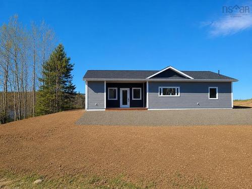 41 Colonial Arms Drive, Deep Brook, NS 