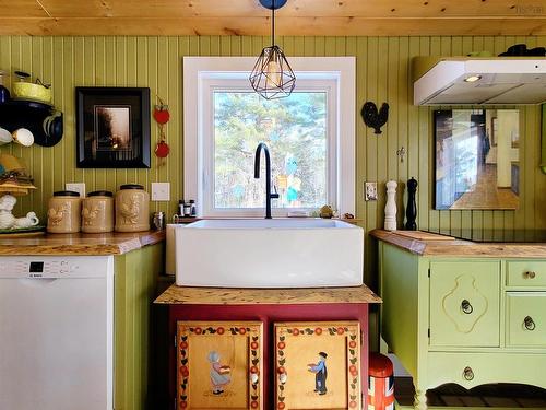 35 Mcdonald Road, White Point, NS 