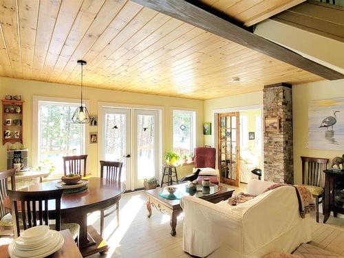 35 Mcdonald Road, White Point, NS 