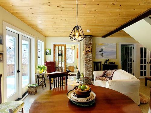 35 Mcdonald Road, White Point, NS 