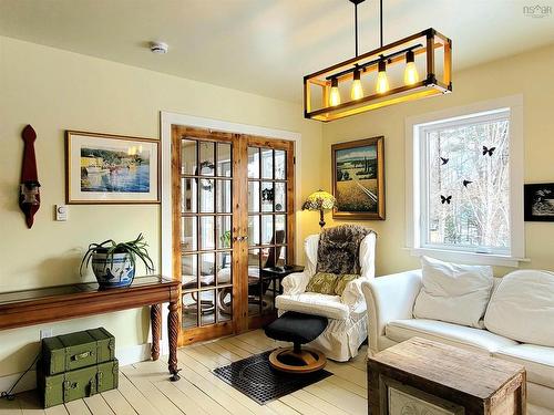 35 Mcdonald Road, White Point, NS 