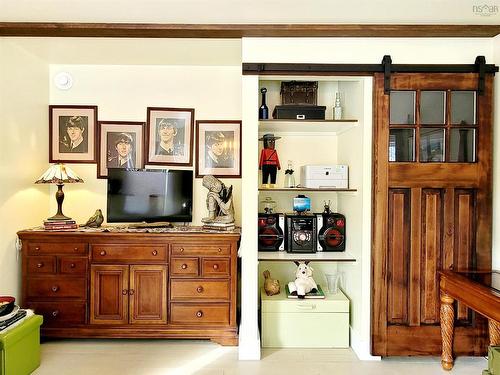 35 Mcdonald Road, White Point, NS 