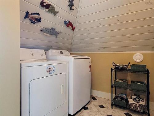 35 Mcdonald Road, White Point, NS 