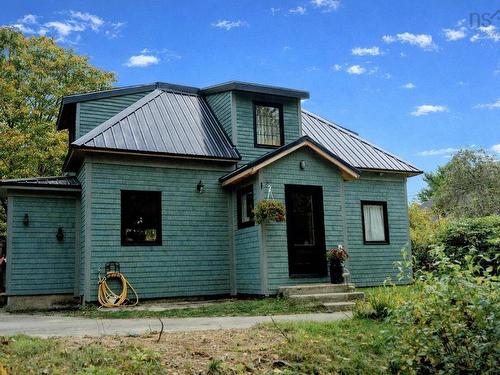 35 Mcdonald Road, White Point, NS 