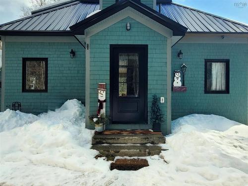 35 Mcdonald Road, White Point, NS 