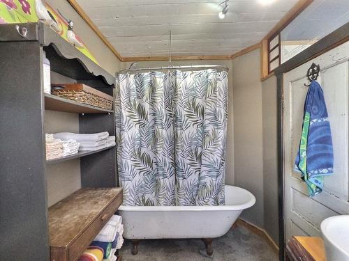 Bathroom - 2101Z 10E Rang, Latulipe-Et-Gaboury, QC - Indoor Photo Showing Bathroom