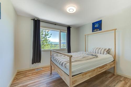 2069 Horizon Drive, West Kelowna, BC - Indoor Photo Showing Bedroom