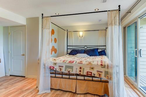 2069 Horizon Drive, West Kelowna, BC - Indoor Photo Showing Bedroom