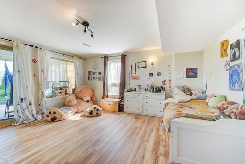 2069 Horizon Drive, West Kelowna, BC - Indoor Photo Showing Other Room
