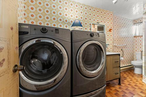 Salle de lavage - 1357Z  - 1361Z Ch. St-Louis, Saint-Lazare, QC 