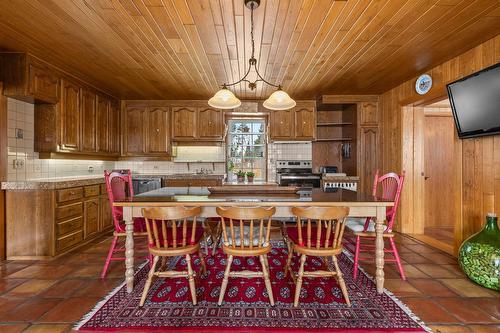 Cuisine - 1357Z  - 1361Z Ch. St-Louis, Saint-Lazare, QC 