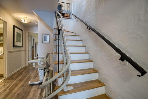 Staircase - 7-254 Rue Lesage, Sainte-Adèle, QC - Indoor Photo Showing Other Room