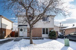 25 Hun Crescent  Toronto, ON M9V 4G3