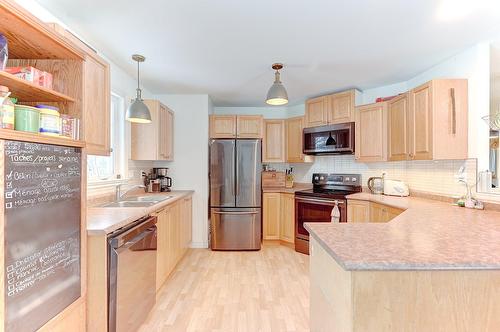 Kitchen - 238 12E Rang E., Stoke, QC - Indoor Photo Showing Kitchen With Double Sink