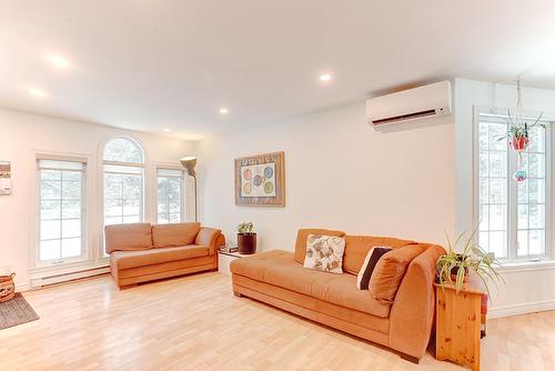 Living room - 238 12E Rang E., Stoke, QC - Indoor Photo Showing Living Room