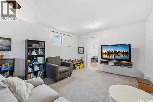 1526 Coy Avenue, Saskatoon, SK - Indoor Photo Showing Living Room