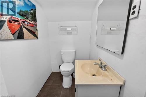 209 Ravenbury Drive, Hamilton, ON - Indoor Photo Showing Bathroom